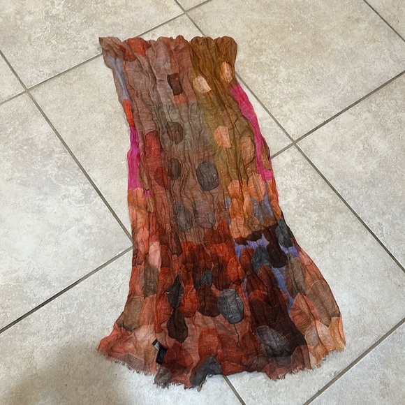 Holt Renfrew Italy Lightweight Dot Scarf Wrap - Picture 1 of 7